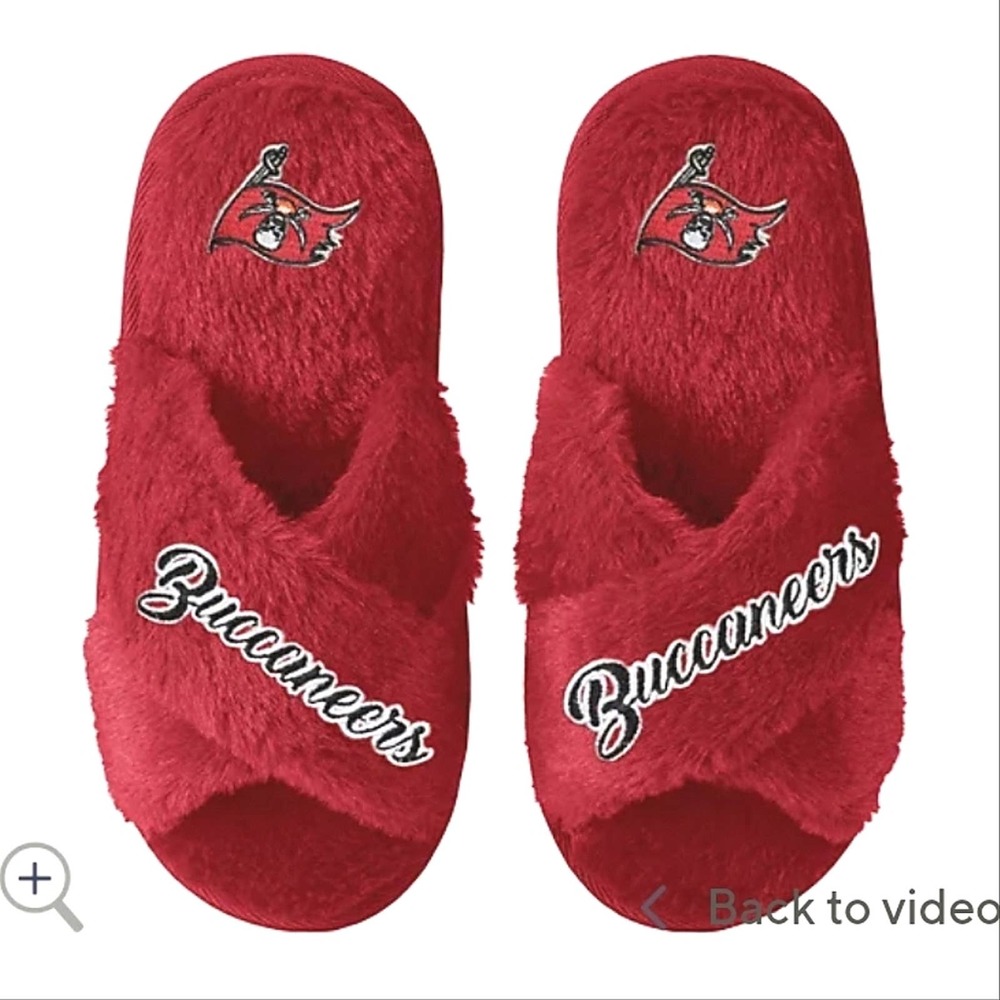 NFL BUCCANEERS WOMEN'S FUR CROSS TEAM SLIPPERS, SIZES S OR XL